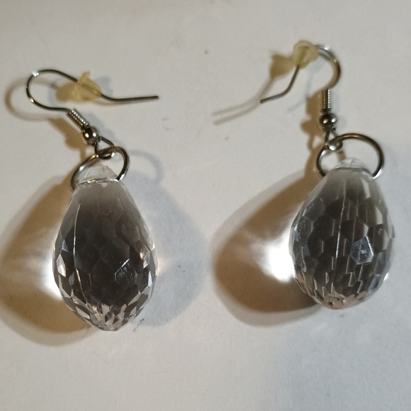 Intricate Silver Toned Multi-Strand Necklace with Teardrop Pendants - Picture 4 of 5